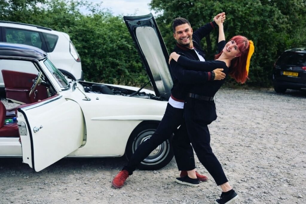 is izzie balmer married